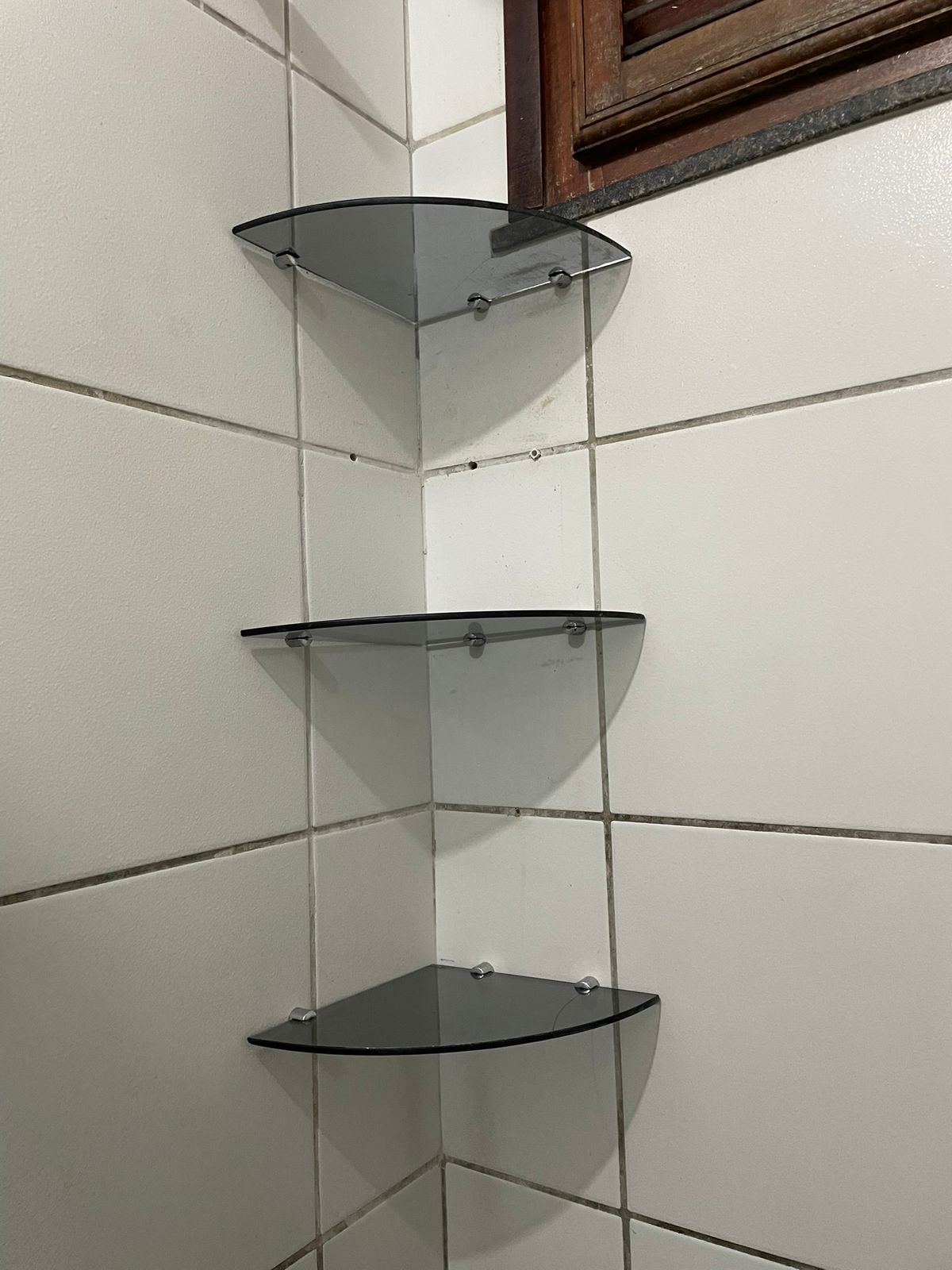 Cantoneira de Canto em Vidro Fume Carlos Gondim